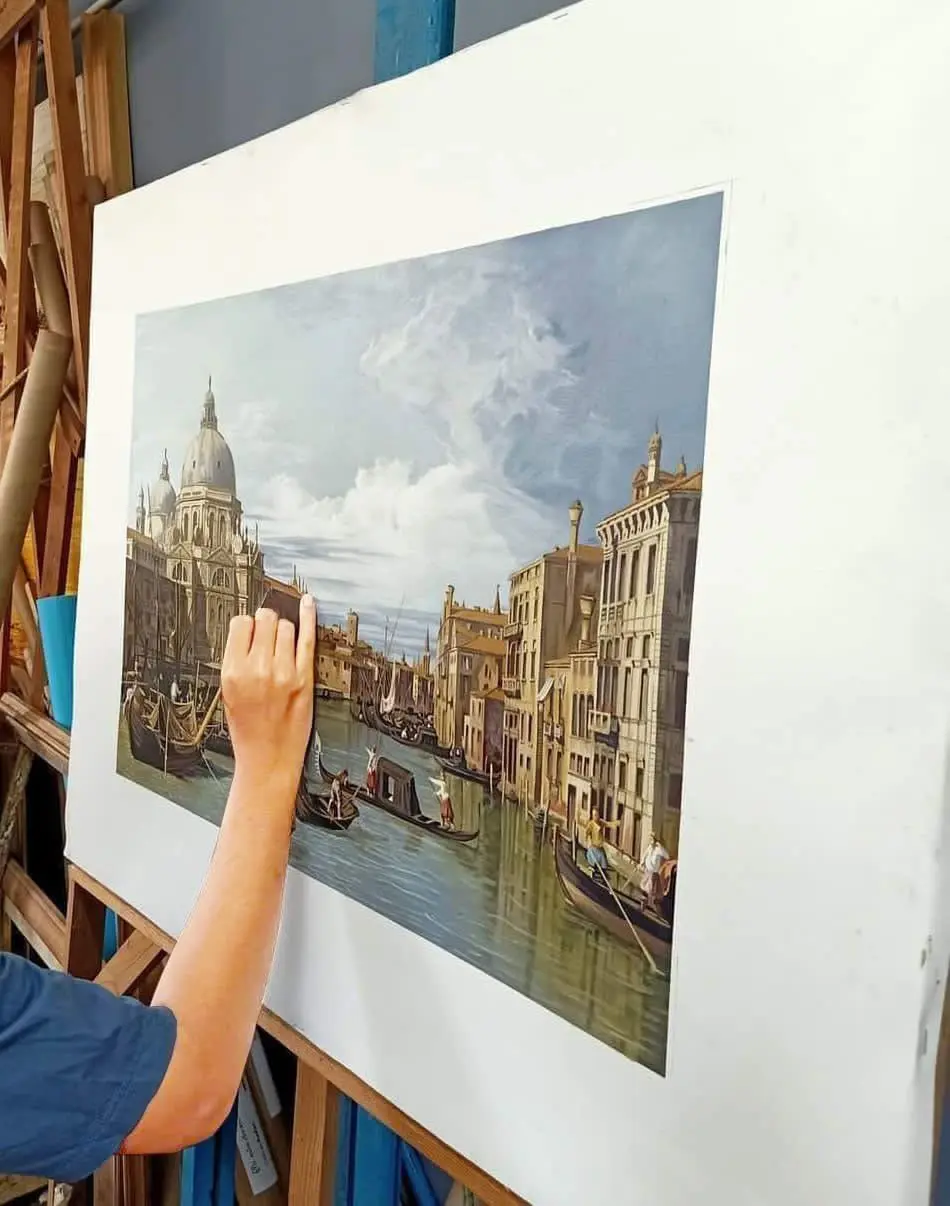 Hand-painted oil painting studio